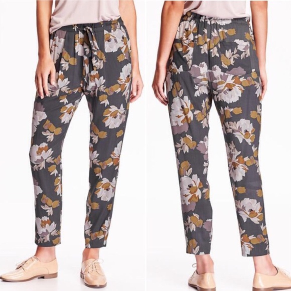 Soft high-waisted floral pants