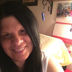 Meet your Posher, Valeria