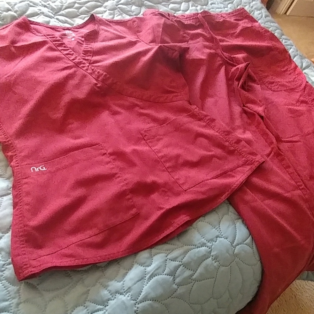 Scrub set.