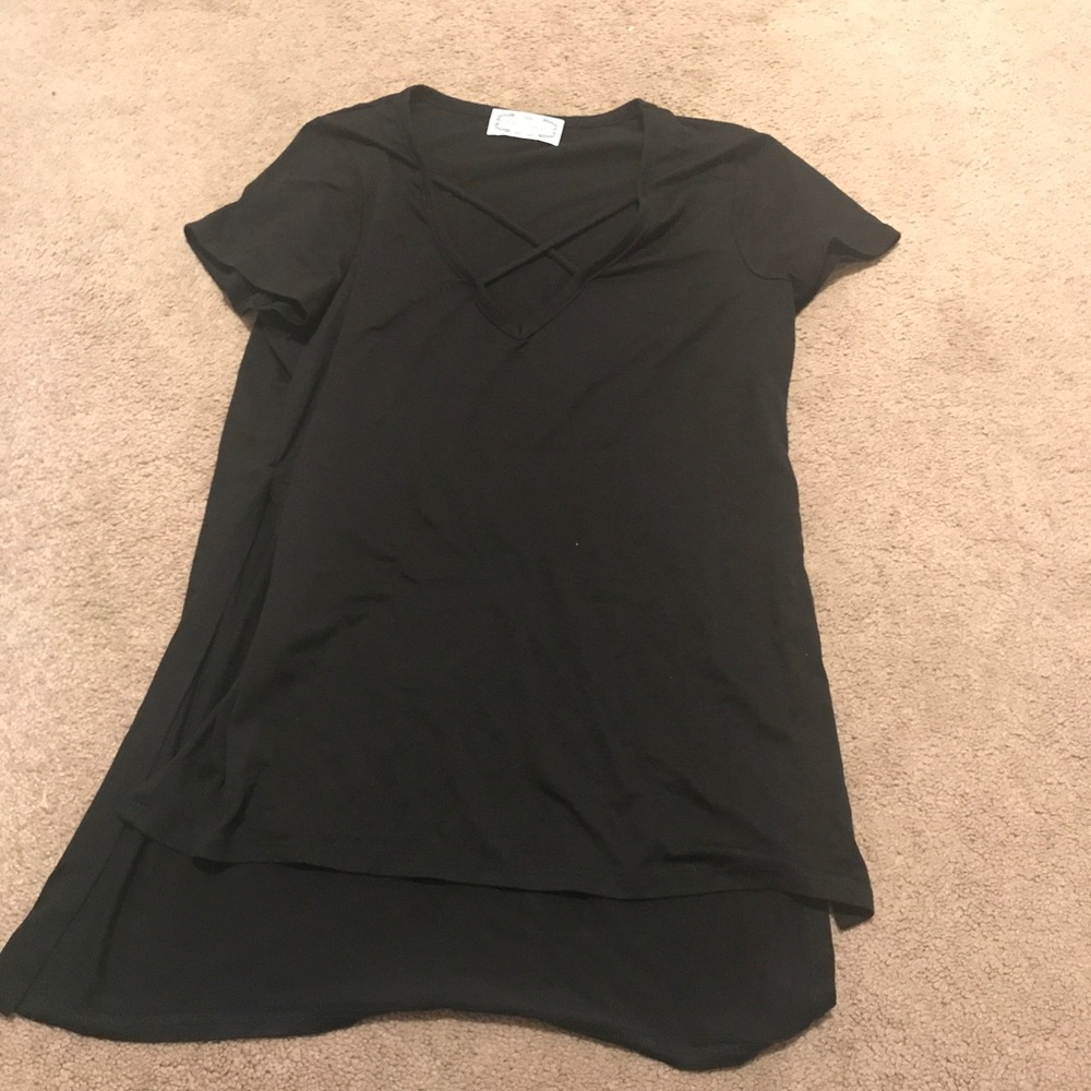 SUPER CUTE CRIS CROSS TEE