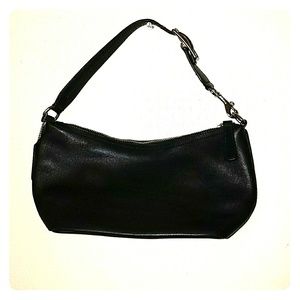 Coach Classic demi model 9596. 9"L x 7"H x 4"D