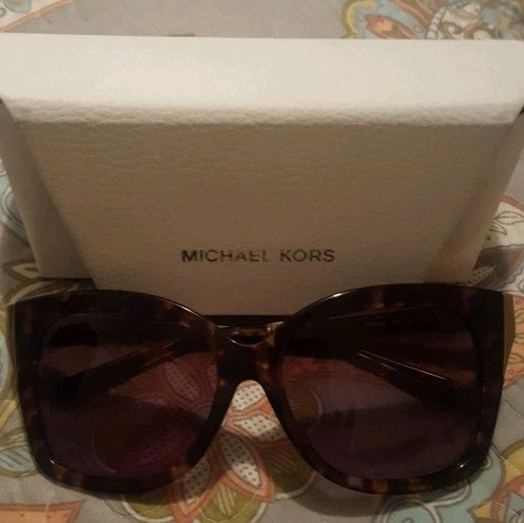 Authentic Michael Kors Sunglasses main image 4