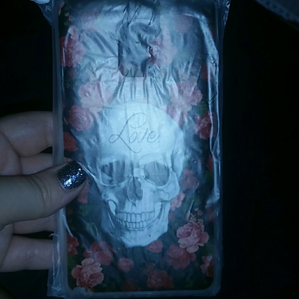 Skull and Roses Galaxy Note 4 Case - Picture 2 of 2