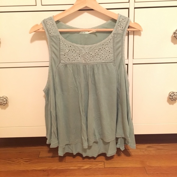 Urban Outfitters - Kimchi Blue Sleeveless Top - Picture 1 of 1