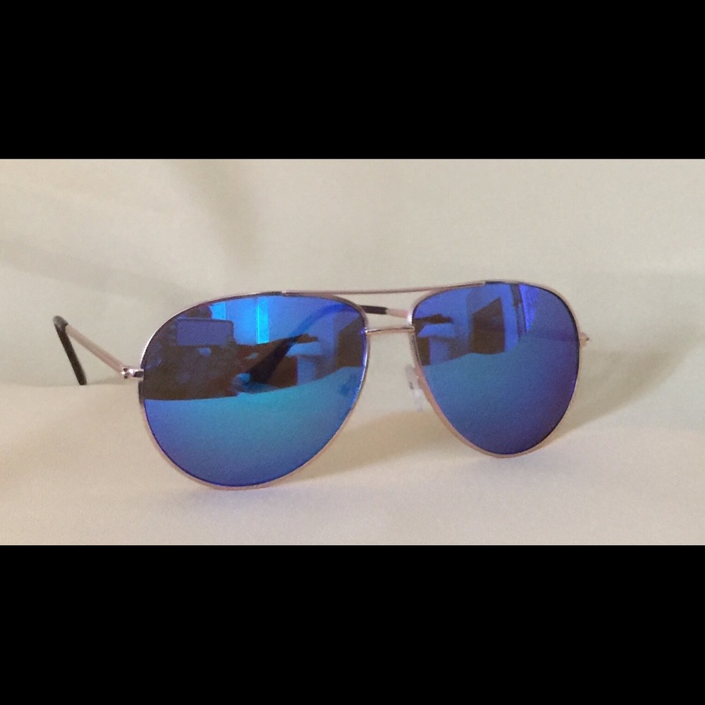 Blue Mirrored Aviator Sunglasses