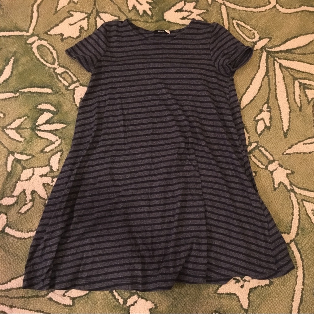 ✨3 for $30✨ UO T-Shirt Dress