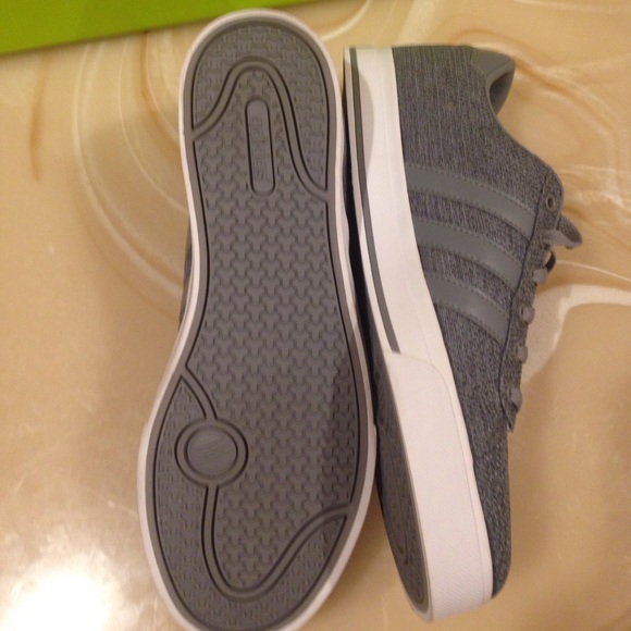 Brand new men's Adidas neo running shoes - Picture 6 of 7