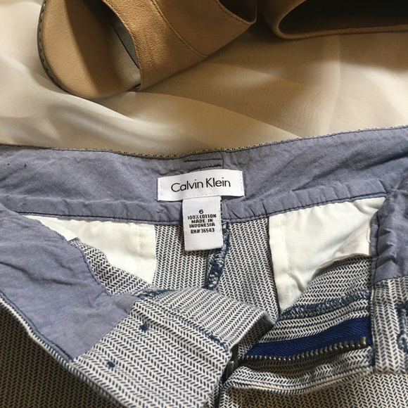 CALVIN KLEIN Short Shorts in Blue, White & Cream - Picture 4 of 4