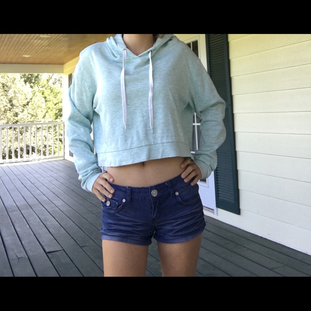 Cropped blue hoodie