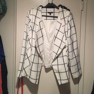 Printed flyaway blazer