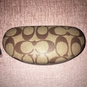 🔴Coach Sunwear Case - Classic Signature Print