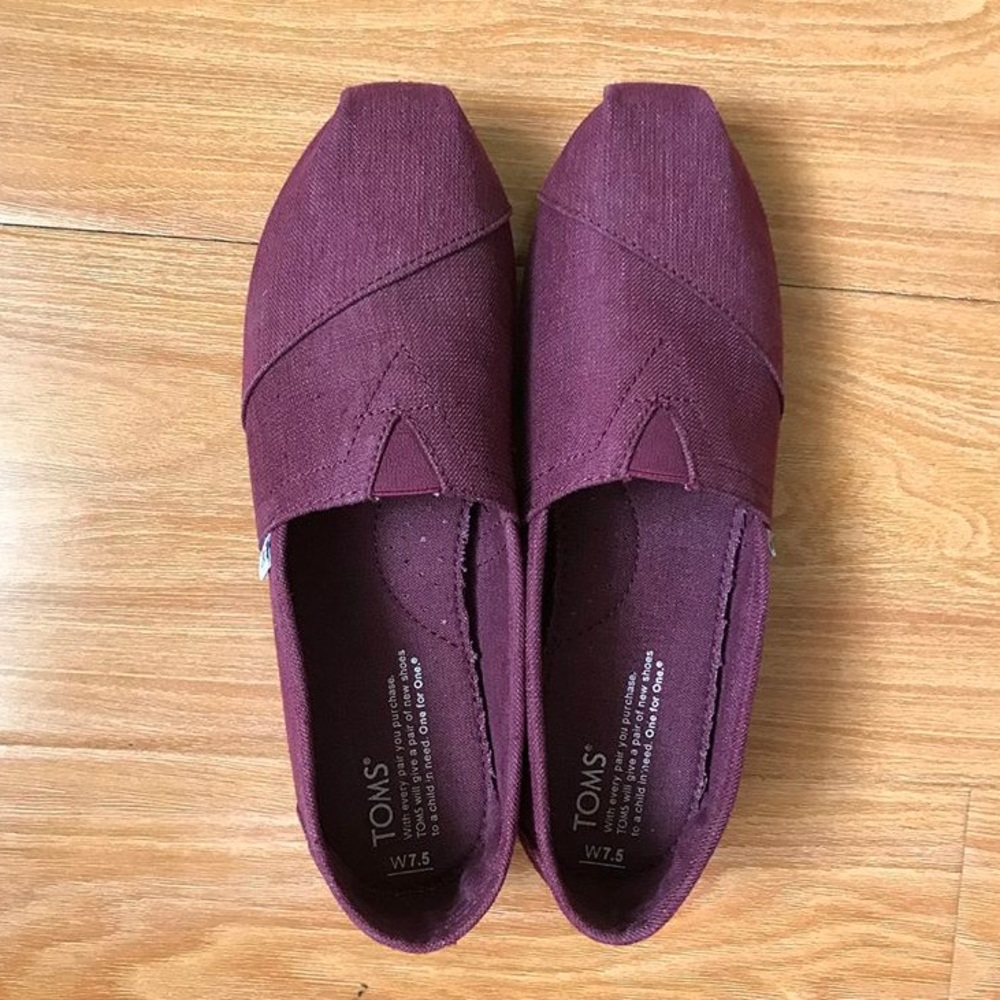 Maroon Colored Toms