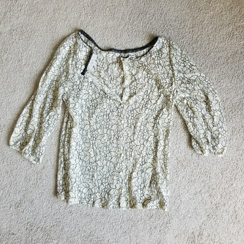 Ann Taylor LOFT - cream soft lacy top M