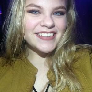 Meet your Posher, Chloe