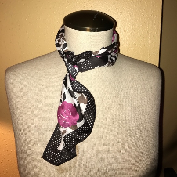 Pierre Balmain scarf - Picture 4 of 4