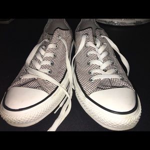 Purple striped low top converse