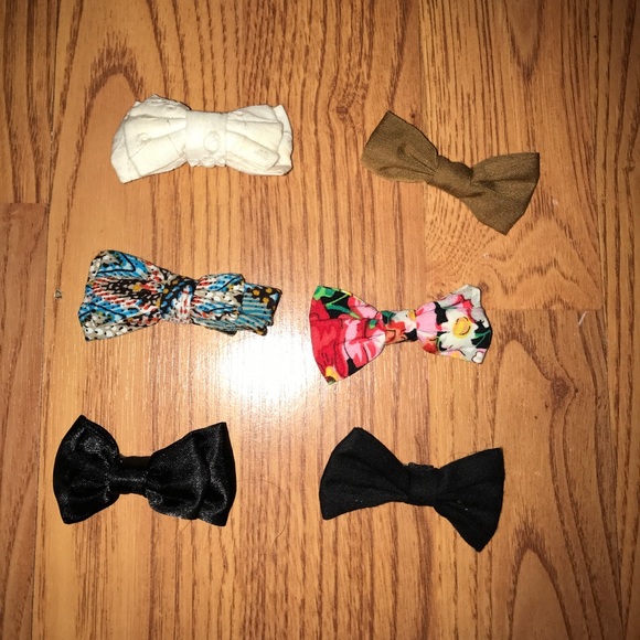 ‼️MUST GO‼️CUTE BOWS - Picture 1 of 2
