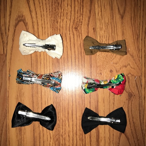 ‼️MUST GO‼️CUTE BOWS - Picture 2 of 2