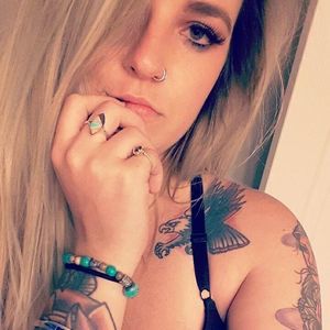 Meet your Posher, Courtney