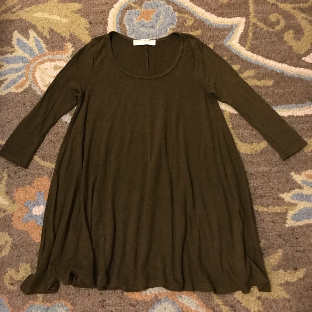 URBAN OUTFITTERS | Olive Green Long Sleeve