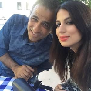 Meet your Posher, Mojdeh