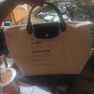 Nice bag tote 👜 great condition MAKE AND OFERT