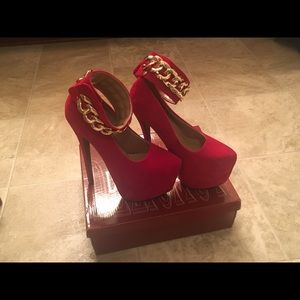 Red Pumps High Heels!