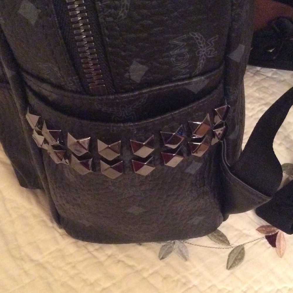 Authentic MCM unisex bag(Small) - Picture 3 of 6