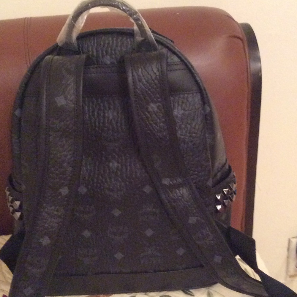 Authentic MCM unisex bag(Small) - Picture 4 of 6