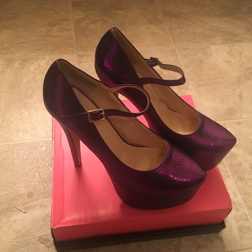 Beautiful Purple High Heels!