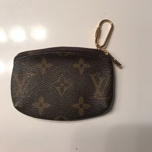Louie Vuitton Key Pouch - KNOCK OFF