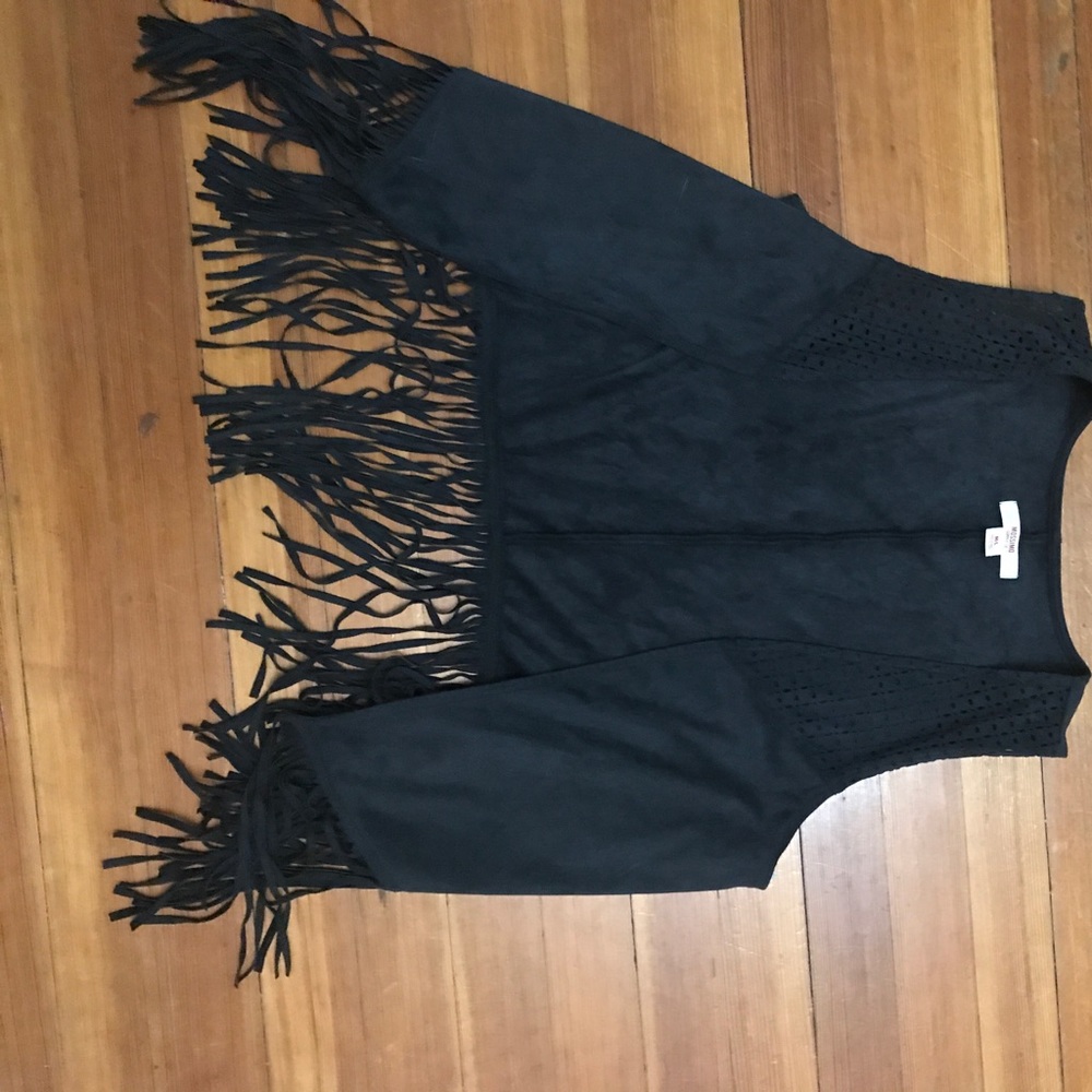 Black suede vest with fringe and cut out detail - Picture 2 of 6