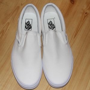 BRAND NEW White Vans OPEN TO OFFERS