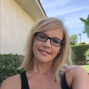 Meet your Posher, Dana