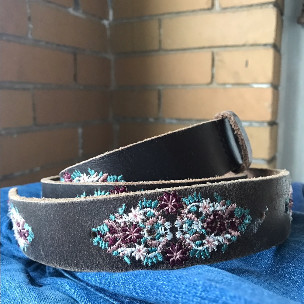 Lucky Brand Floral belt