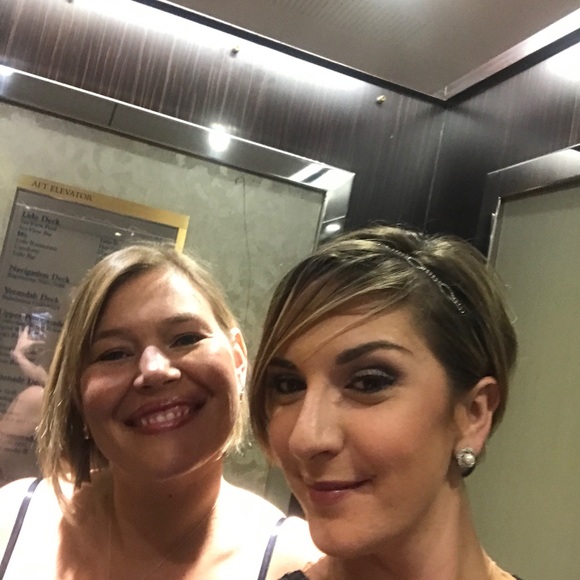 Meet your Posher, Elizabeth - Picture 3 of 3