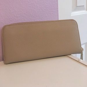 🆕Merona Taupe Wallet🆕