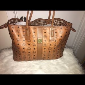 MCM TOTE ‼️SOLD‼️