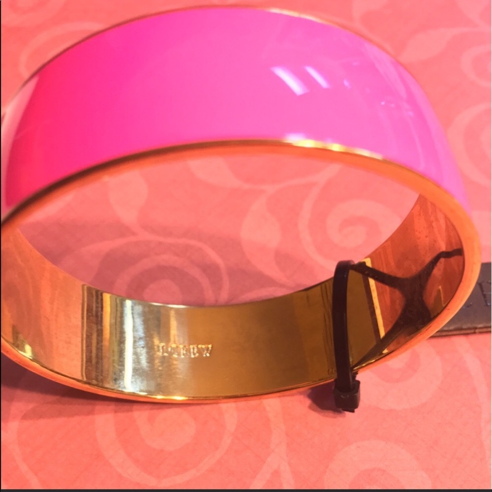 NWT J. CREW HOT PINK ENAMEL BANGLE BRACELET  💗