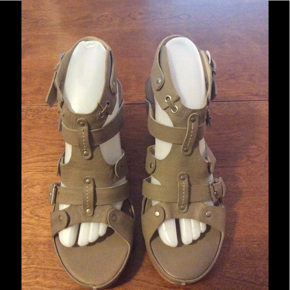 Bernardo Sandals