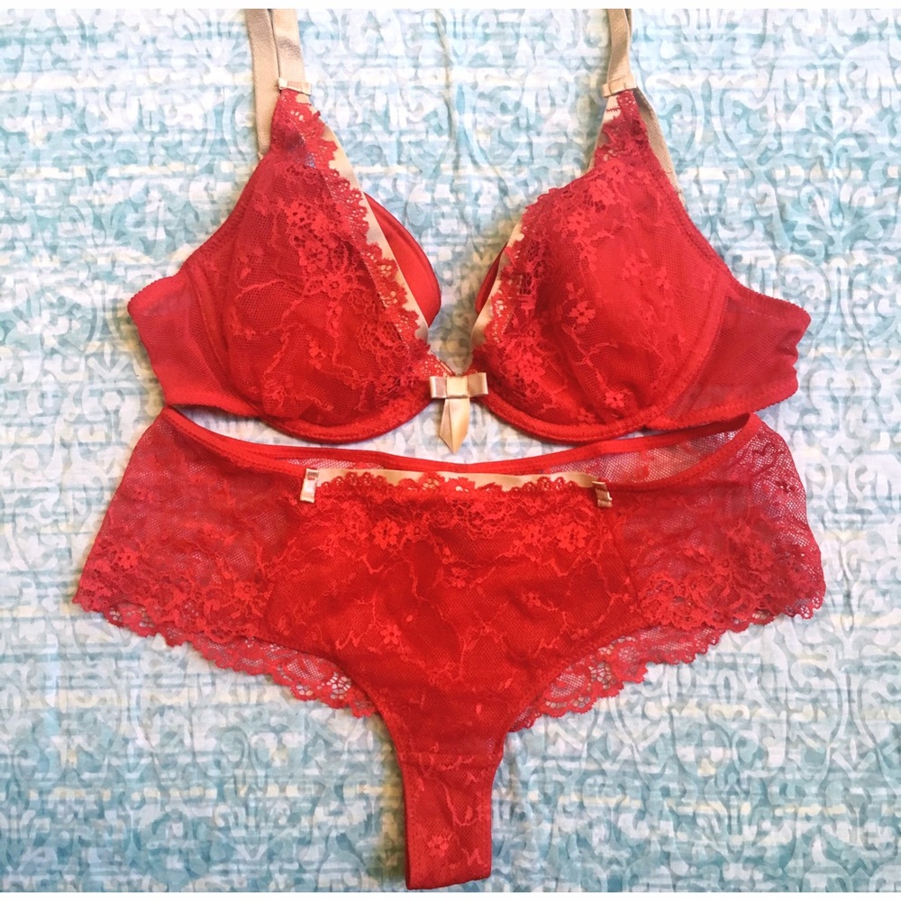 Gorgeous Bright Red Lingerie Ensemble