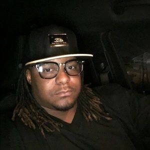 Meet your Posher, Derrick