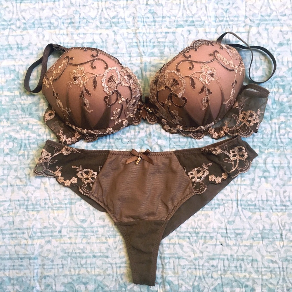 Gorgeous Brown/Peach Lingerie Ensemble