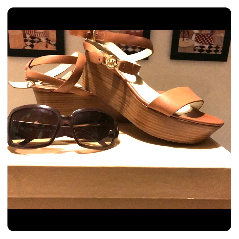 MICHAEL KORS Jalita sandal.