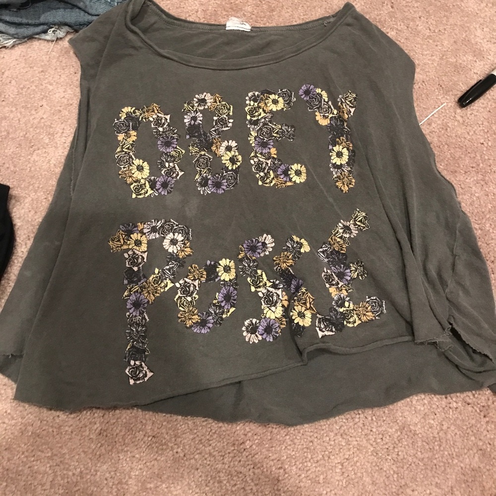URBAN CROP TOP