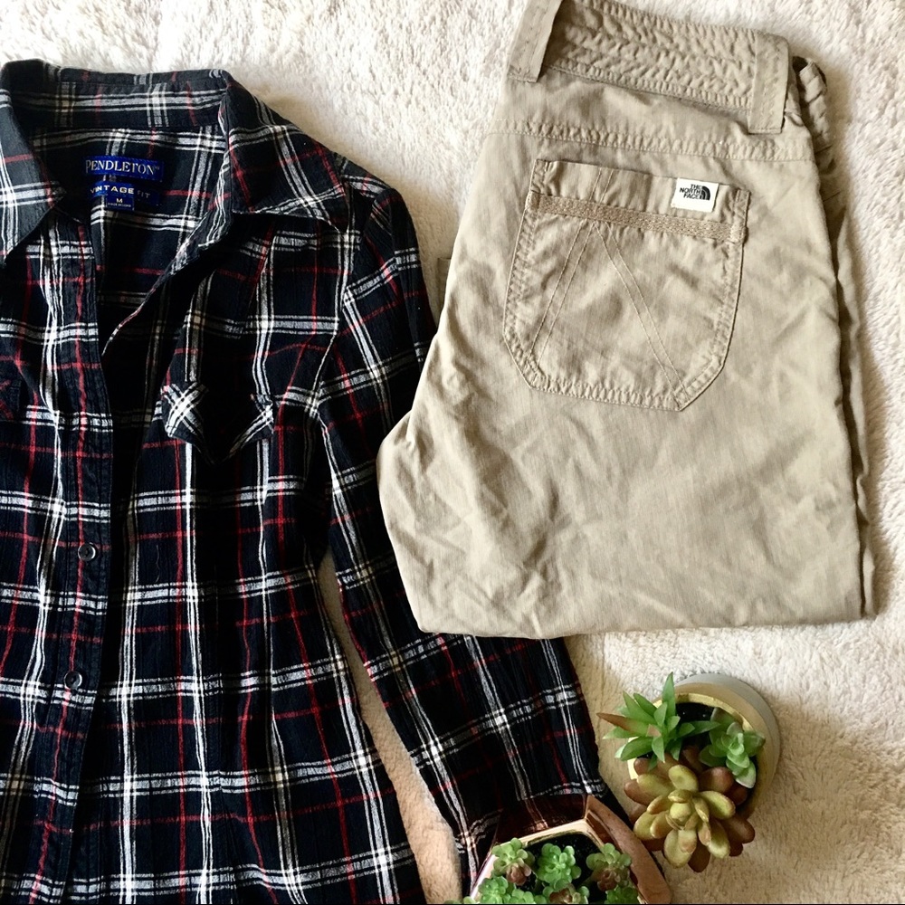 *BEST OFFER TAKES IT*Cropped Northface Pants