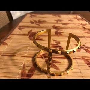 🧚🏾‍♀️🧚🏾‍♀️SOLD🧚🏾‍♀️🧚🏾‍♀️Gold Spiked Cuff