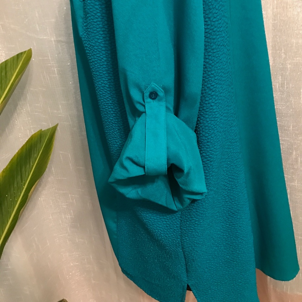 Calvin Klein turquoise tealtop with lace insert and roll up sleeves. - Picture 4 of 8