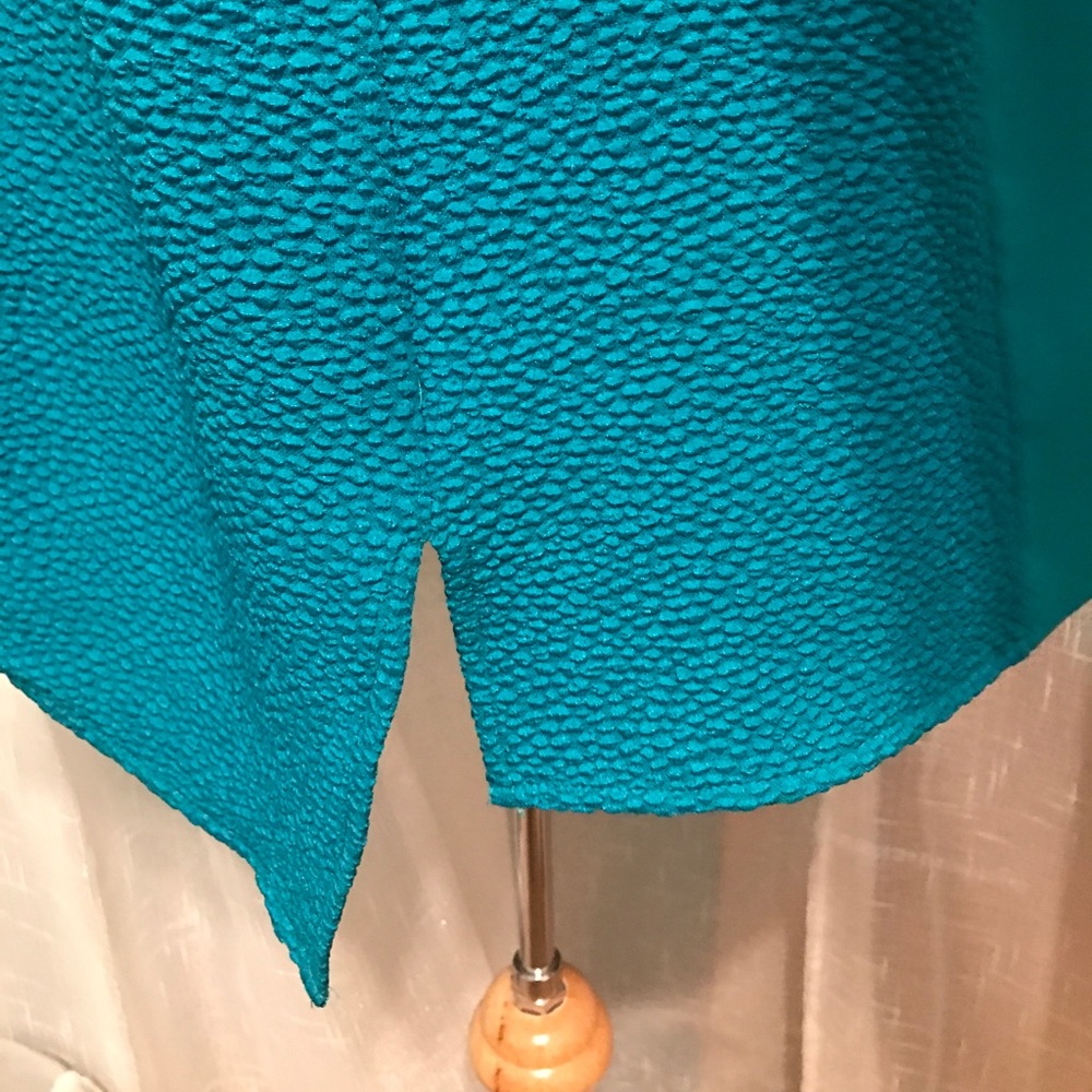Calvin Klein turquoise tealtop with lace insert and roll up sleeves. - Picture 6 of 8