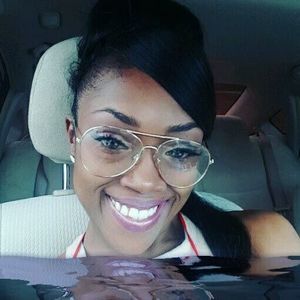 Meet your Posher, Alisha